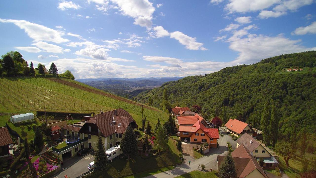 Ferienwohnung Gästehaus Kaiser Kitzeck im Sausal Exterior foto