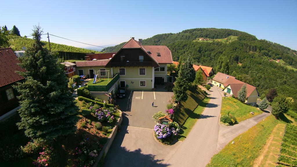 Ferienwohnung Gästehaus Kaiser Kitzeck im Sausal Exterior foto