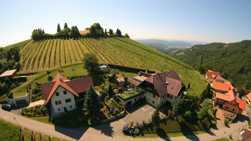 Ferienwohnung Gästehaus Kaiser Kitzeck im Sausal Exterior foto